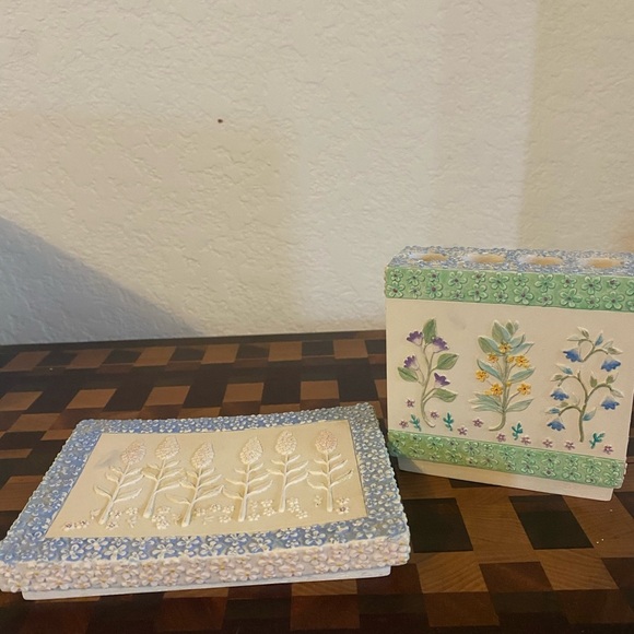 Vintage Shabby Chic Pastel Floral Embossed Decorative Toothbrush & Soap Dish - Picture 3 of 15